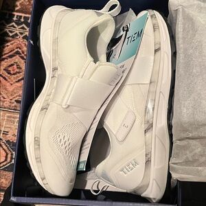 TIEM Slipstream cycling shoes 8.5 white marble New in box